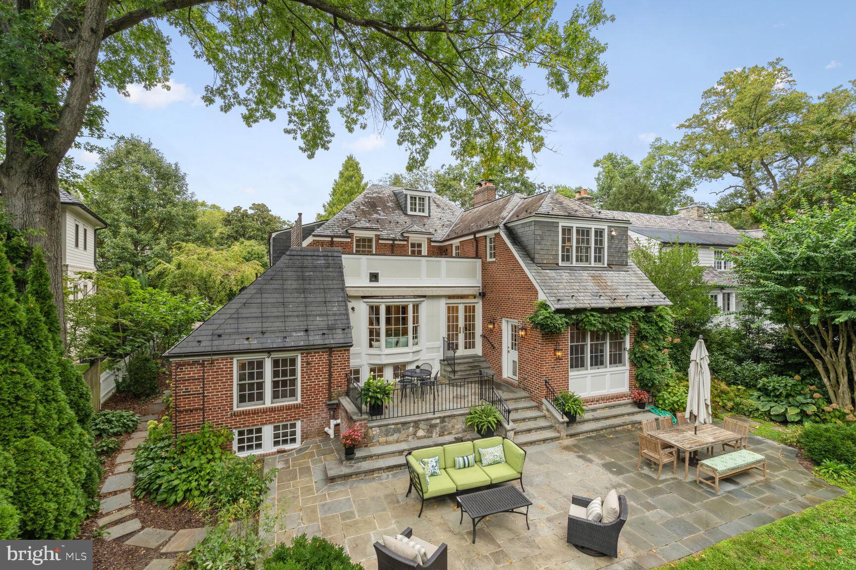 SPRING VALLEY - Residential