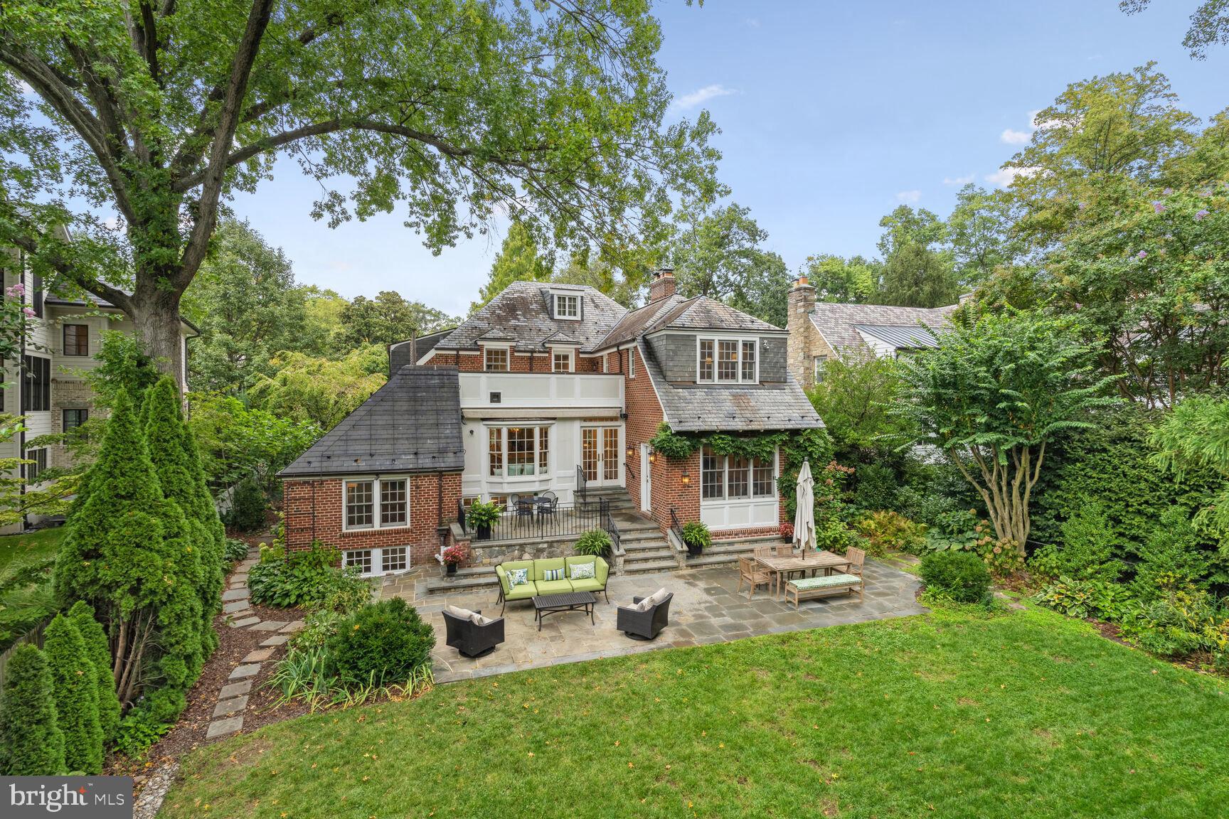 SPRING VALLEY - Residential