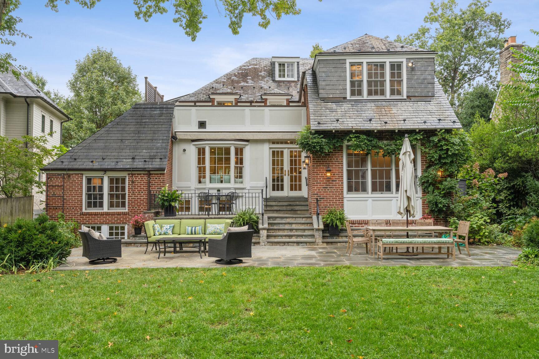 SPRING VALLEY - Residential