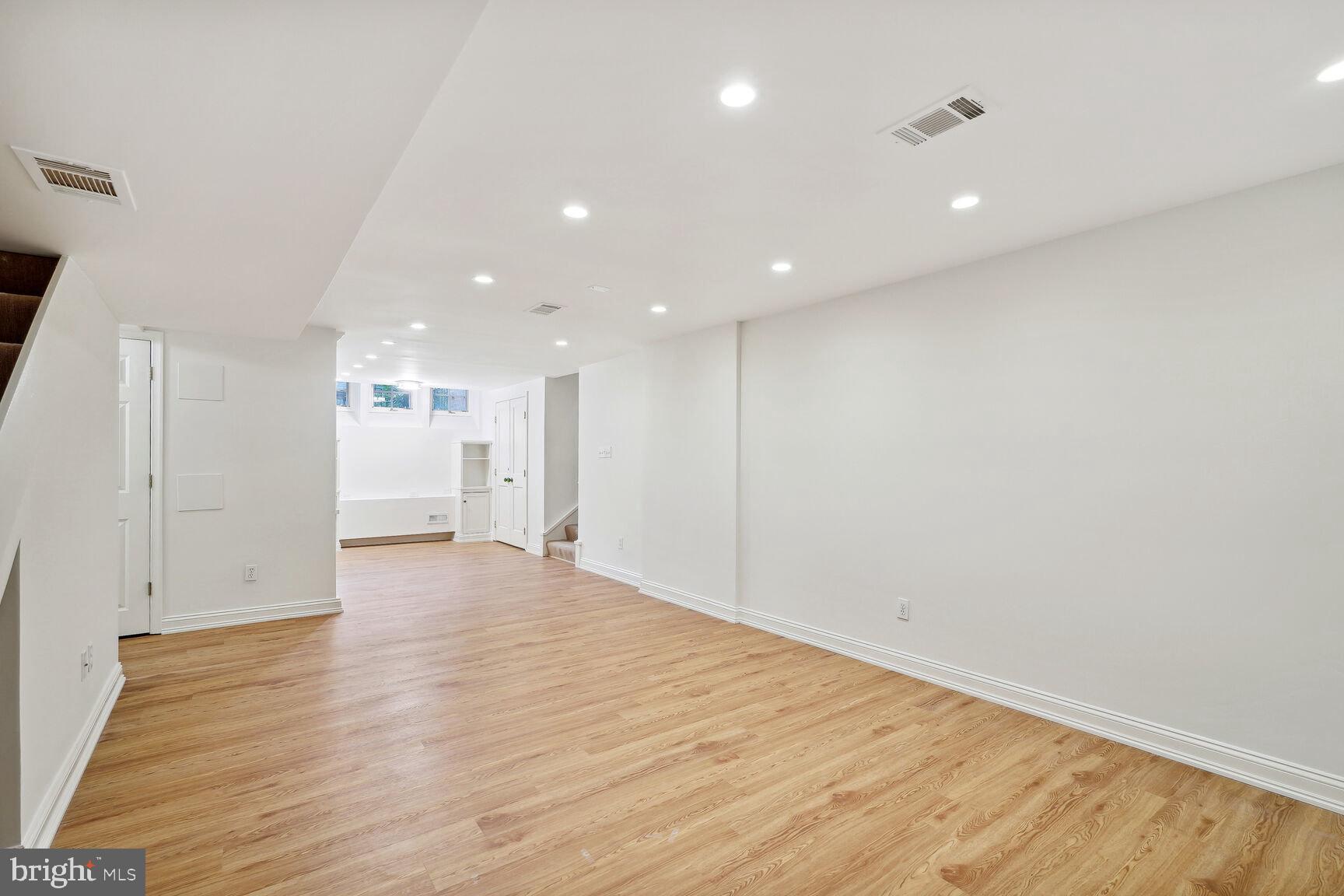 SPRING VALLEY - Residential