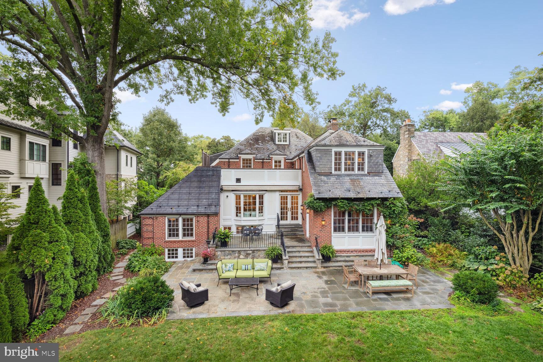 SPRING VALLEY - Residential