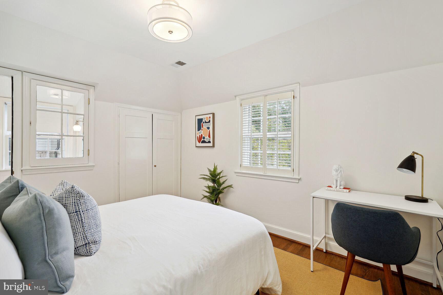 SPRING VALLEY - Residential