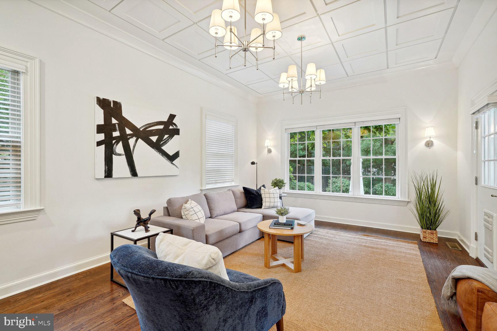 SPRING VALLEY - Residential