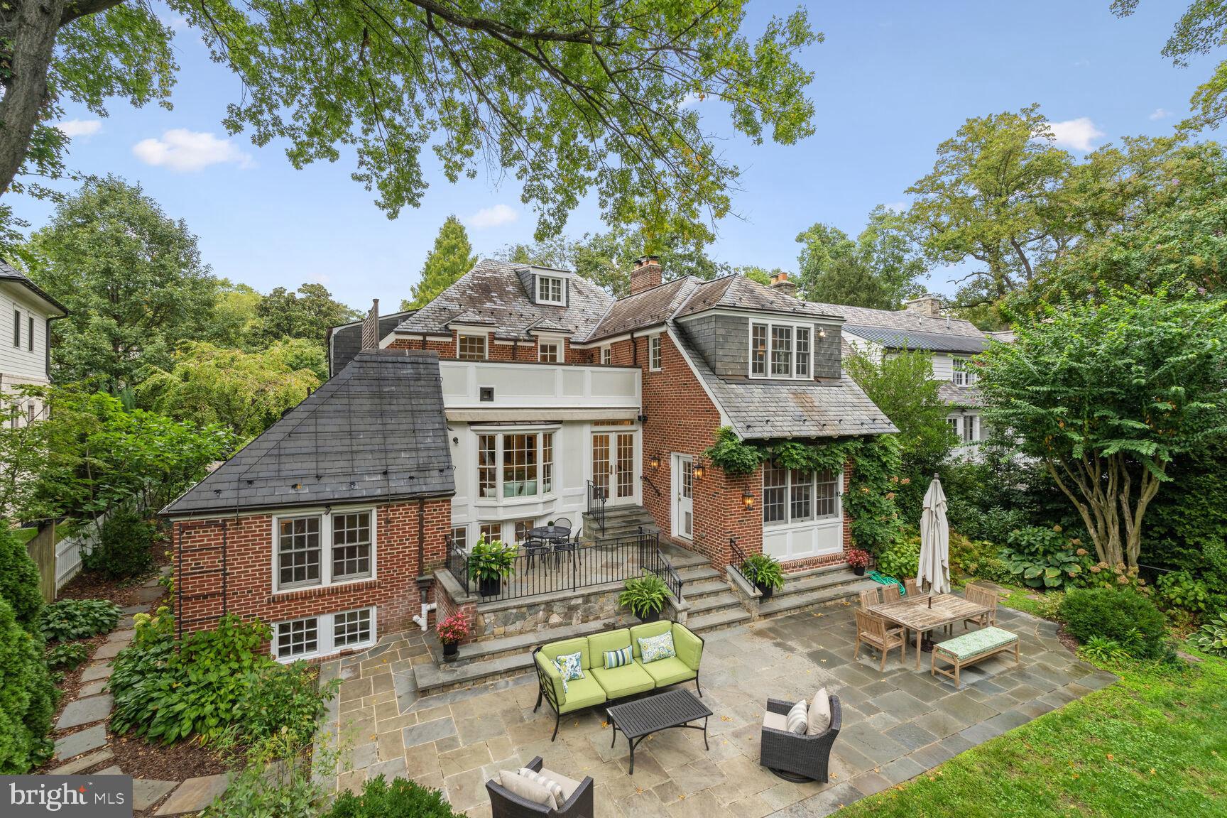 SPRING VALLEY - Residential