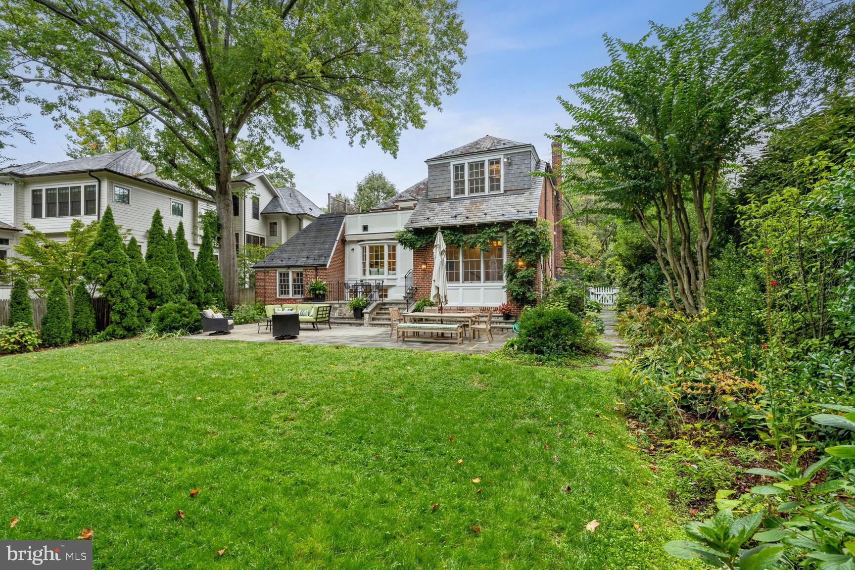 SPRING VALLEY - Residential