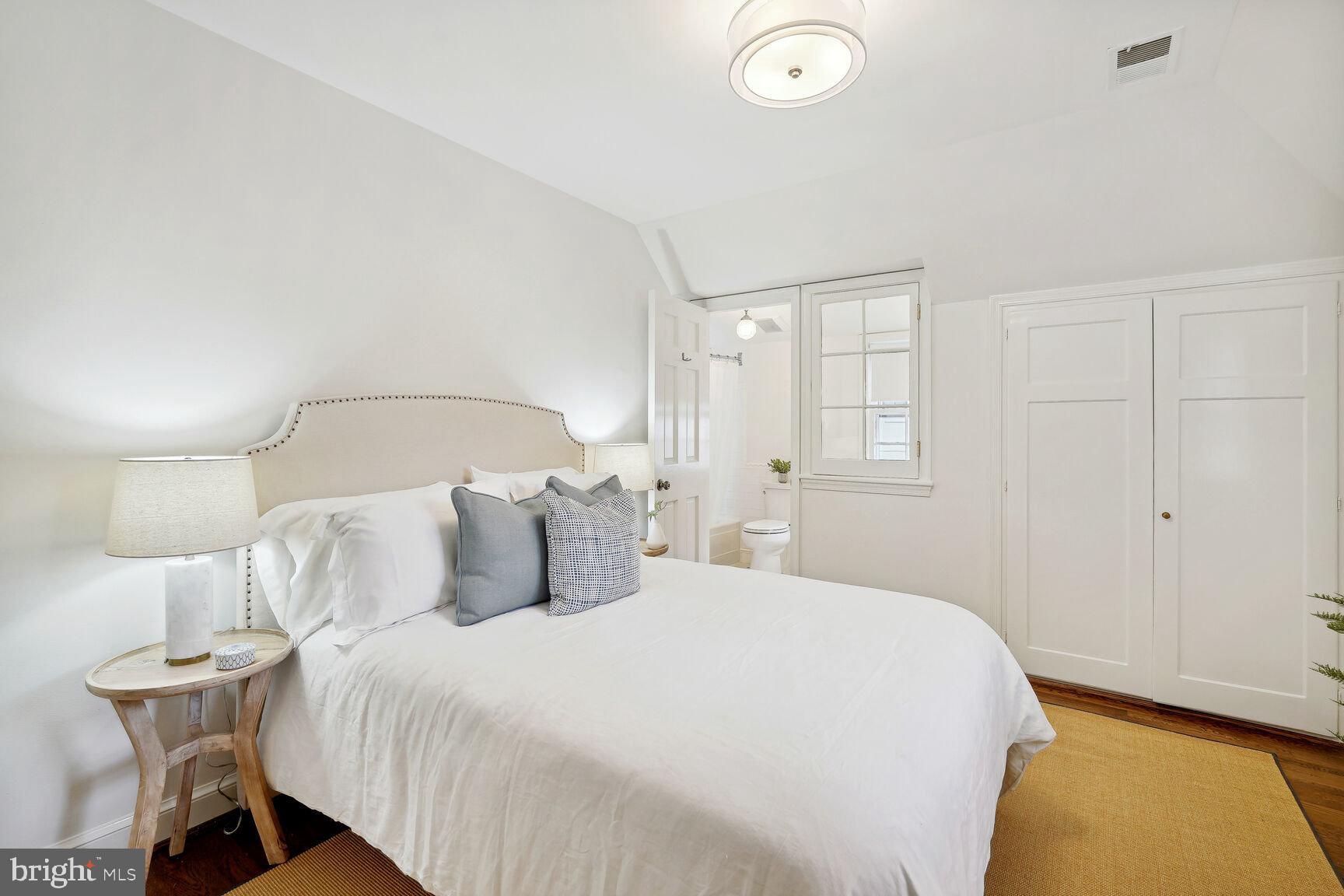 SPRING VALLEY - Residential