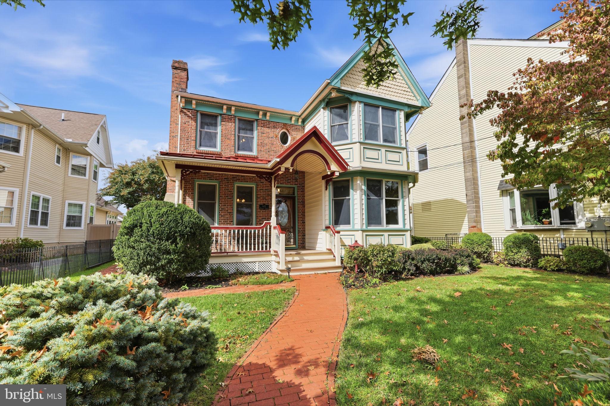 621 RADCLIFFE STREET
