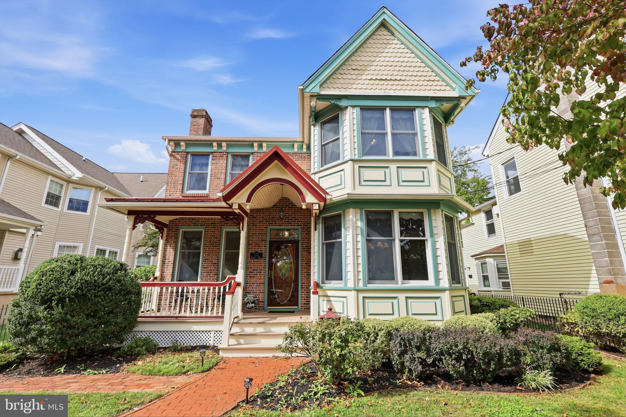 621 RADCLIFFE STREET