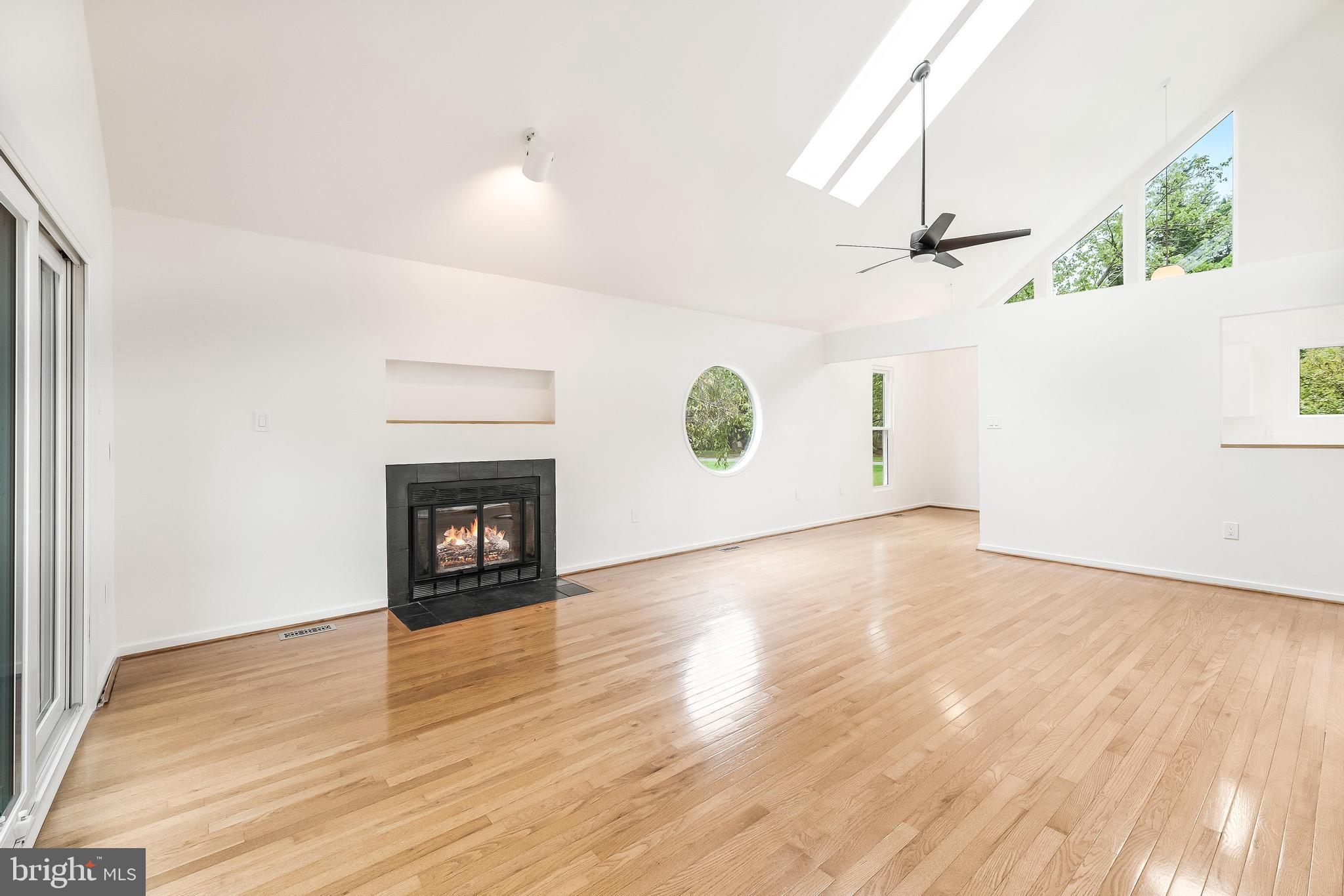 RESTON - Residential Lease