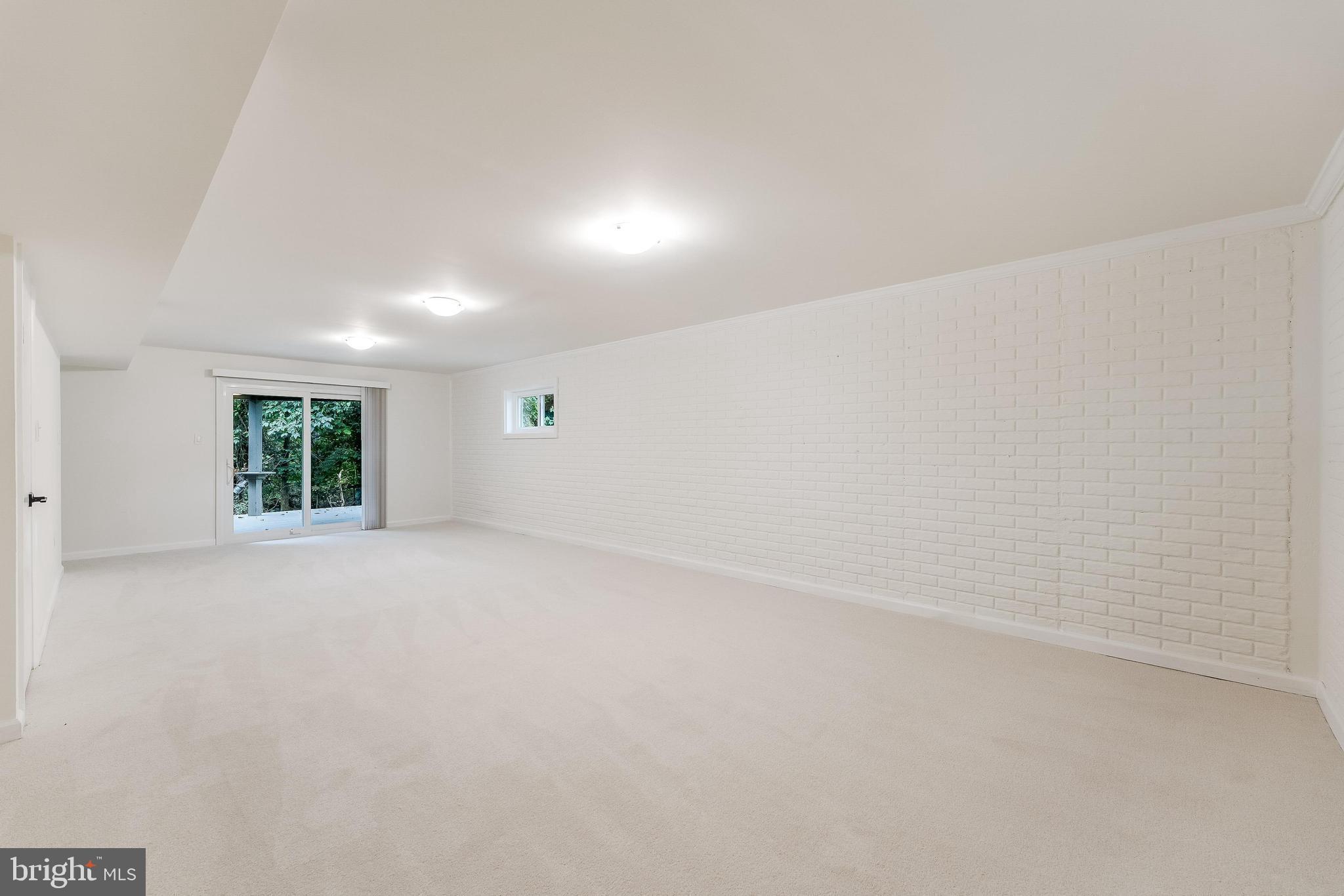 RESTON - Residential Lease