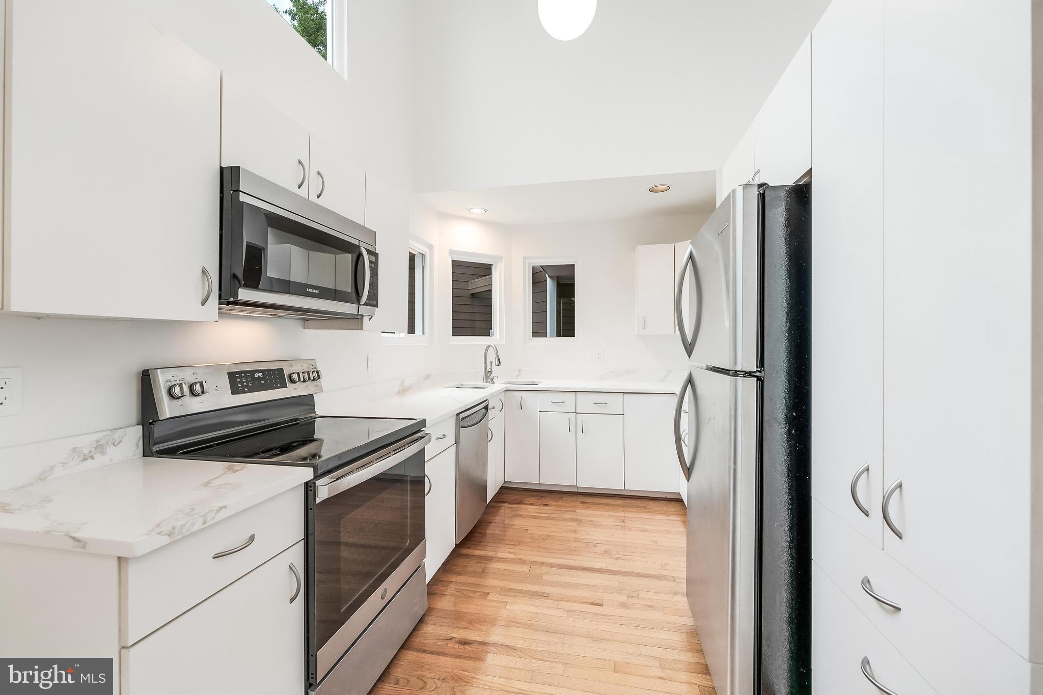 RESTON - Residential Lease