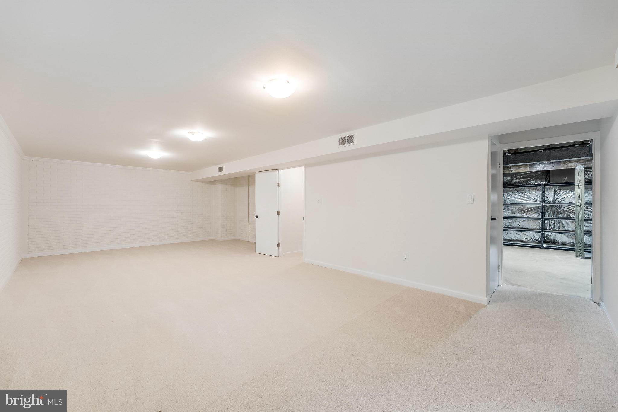 RESTON - Residential Lease