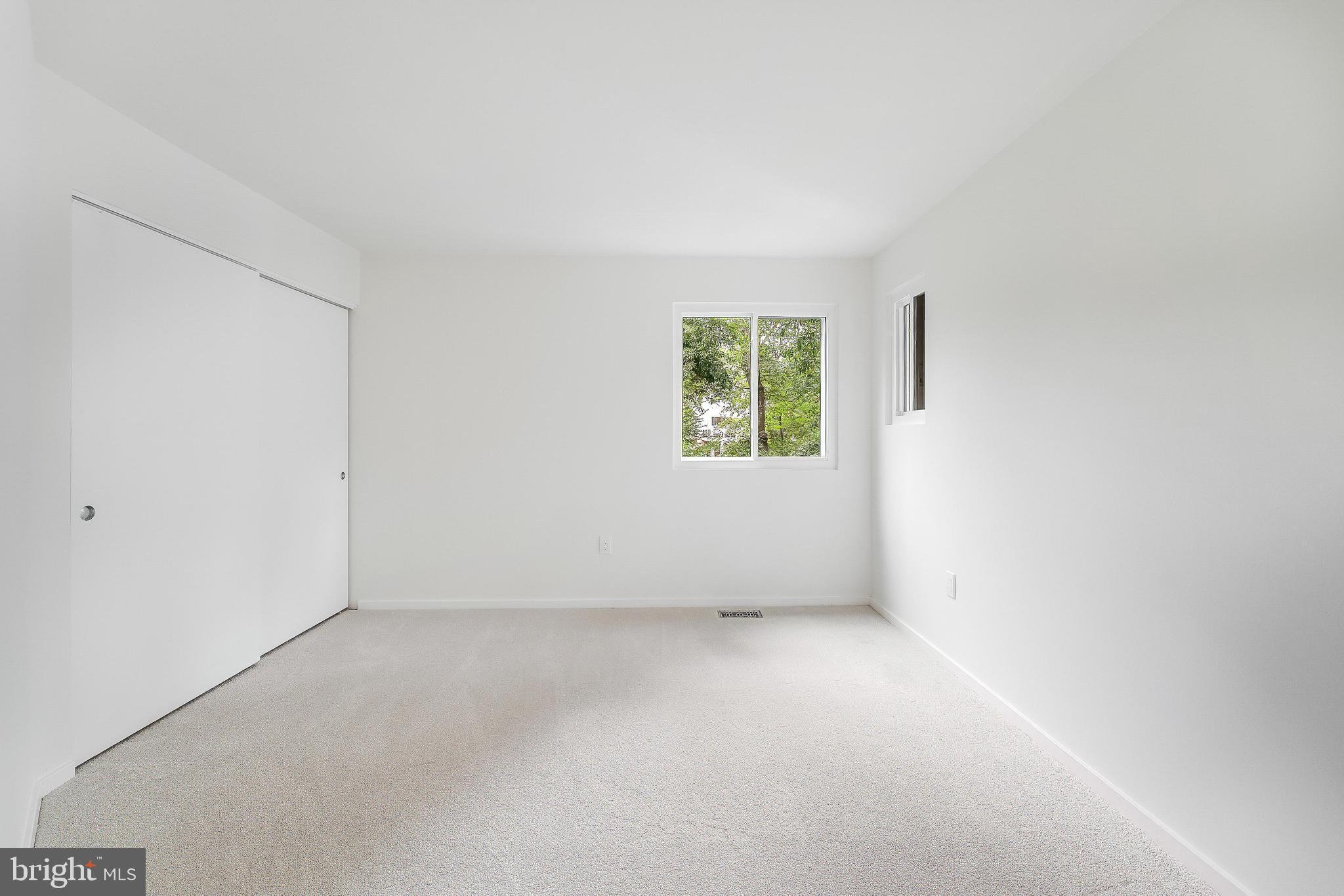 RESTON - Residential Lease