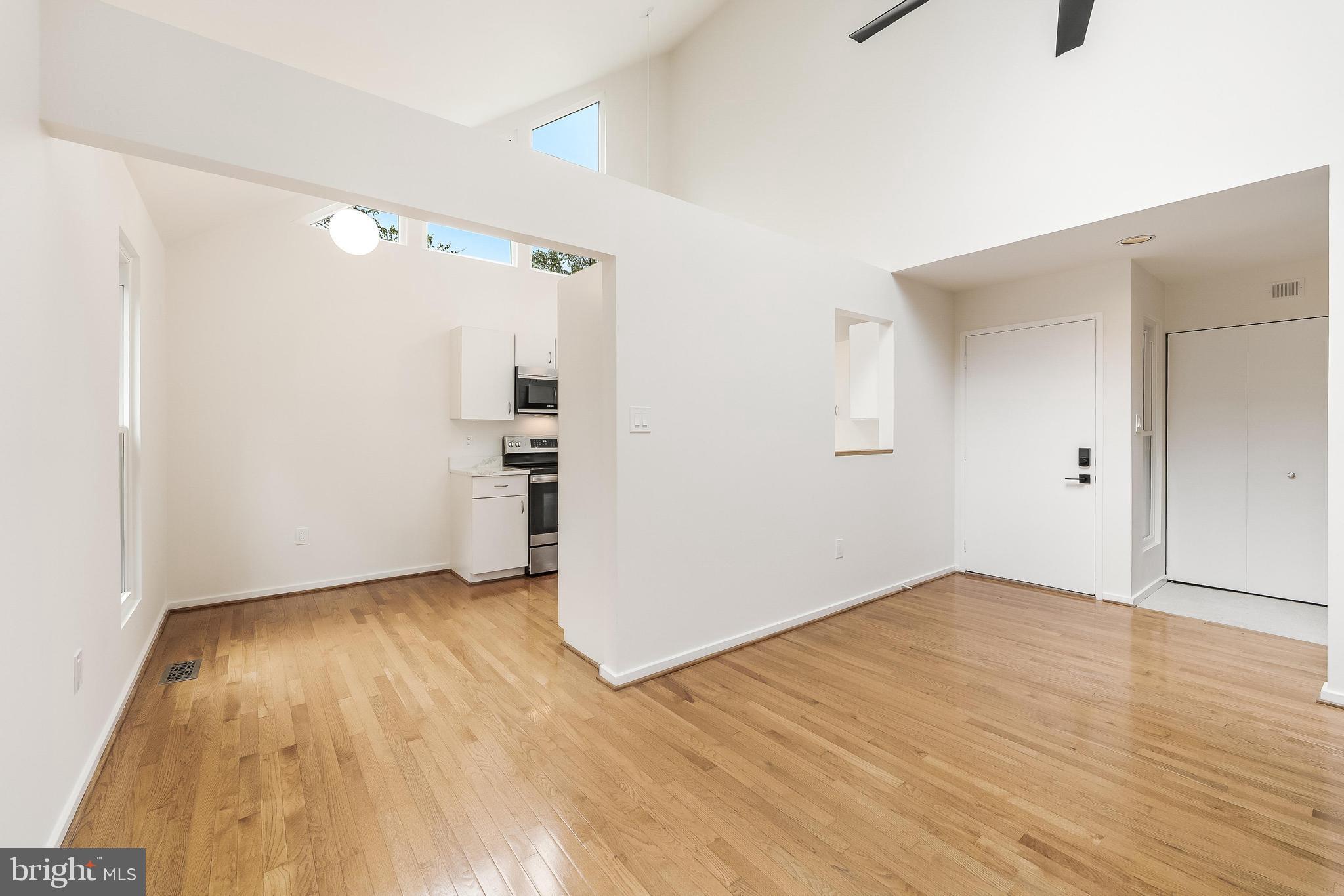 RESTON - Residential Lease