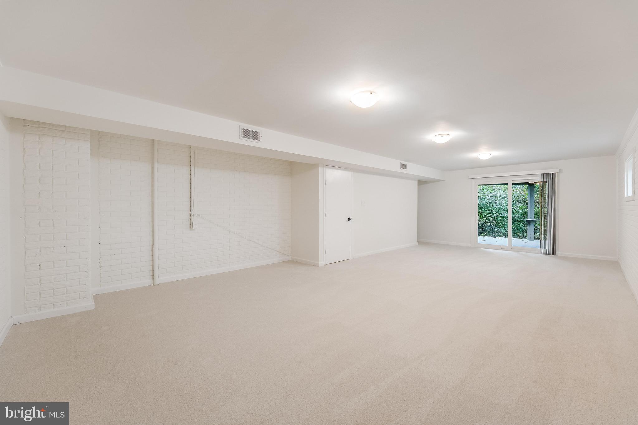 RESTON - Residential Lease