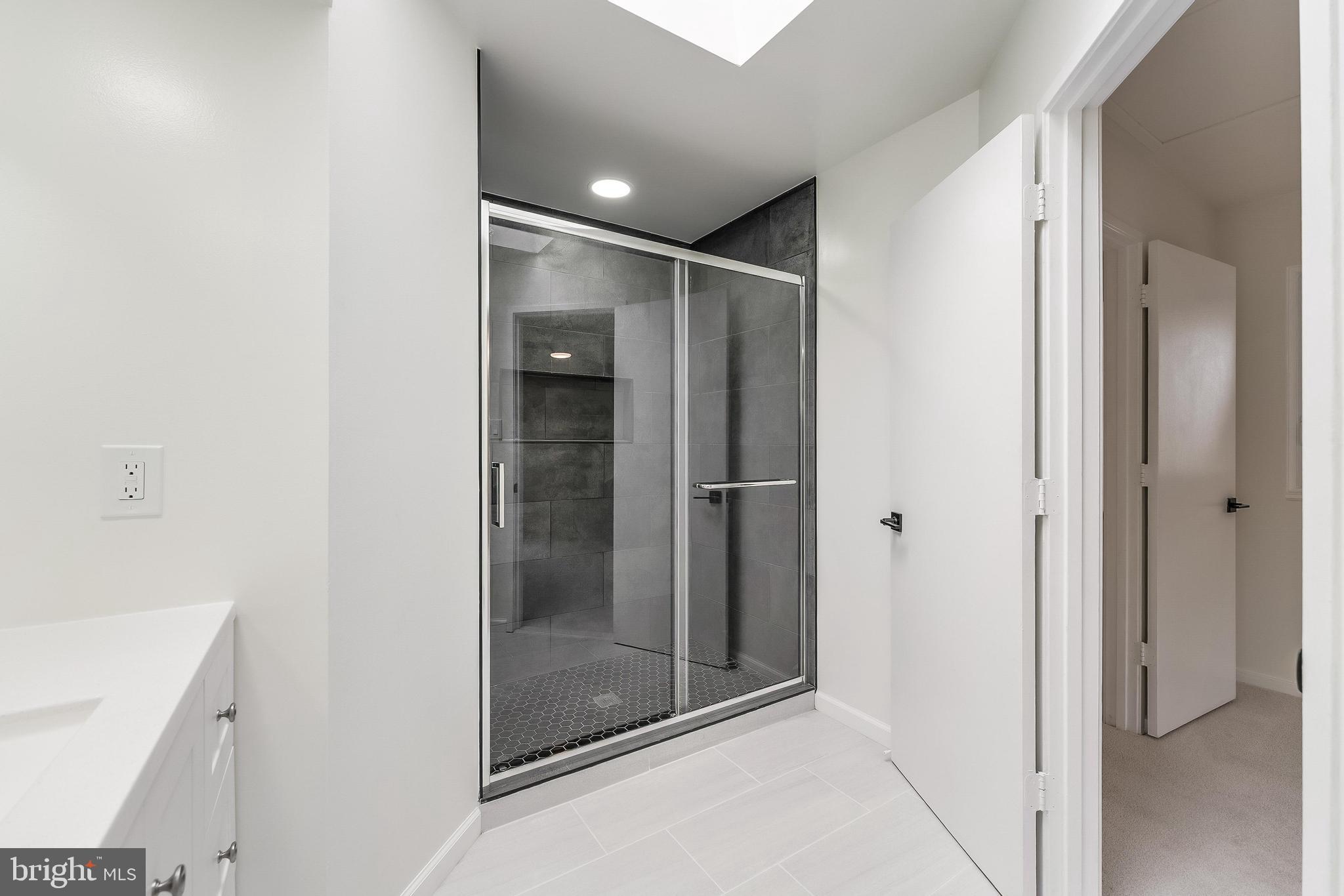 RESTON - Residential Lease