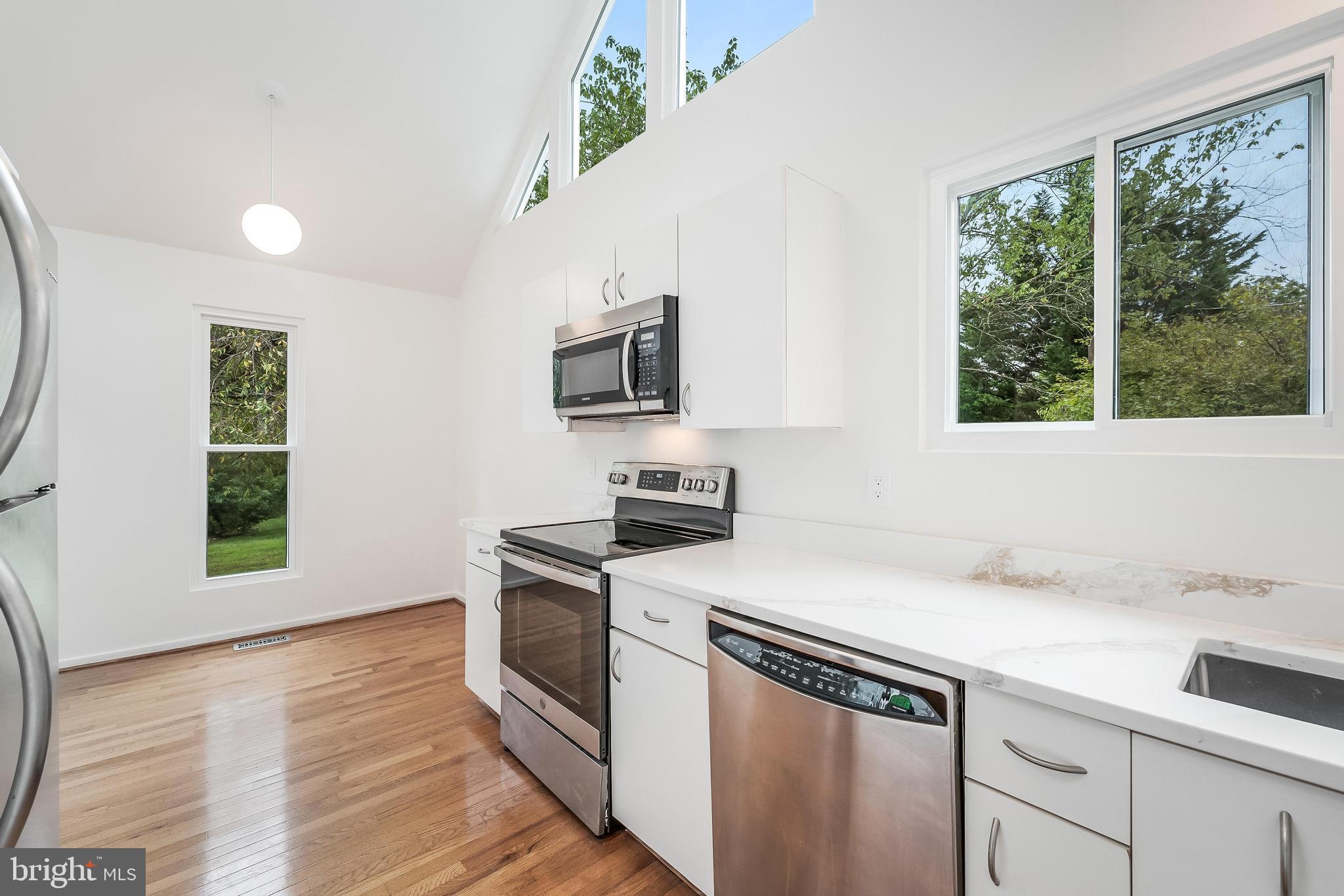 RESTON - Residential Lease