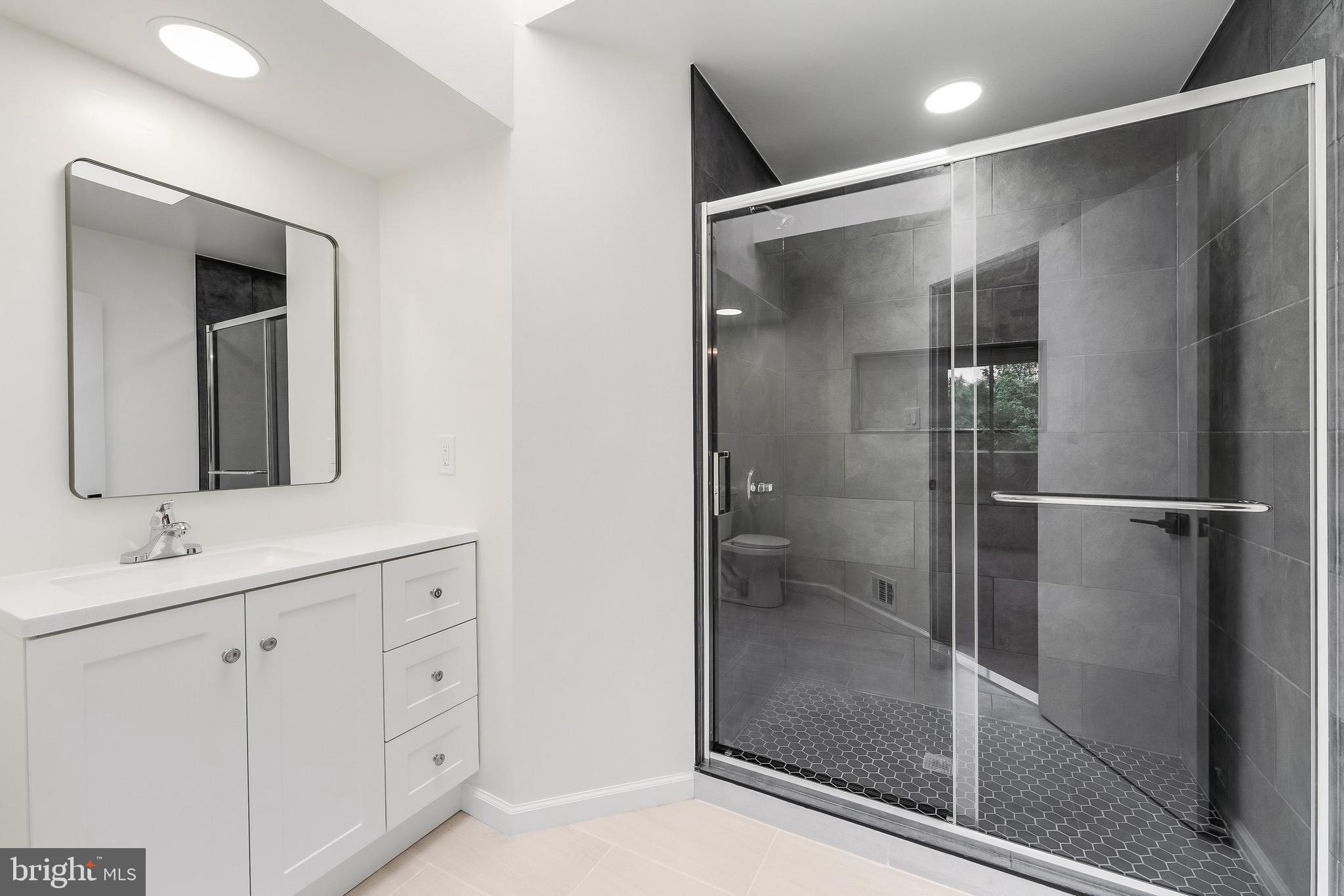 RESTON - Residential Lease