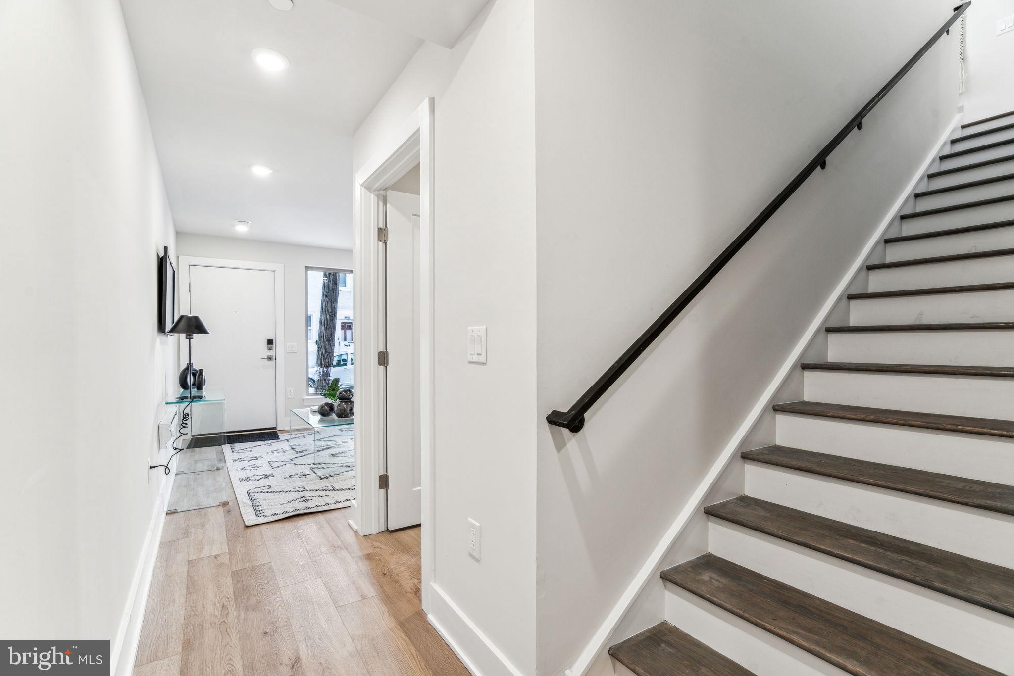 EAST FALLS - Residential