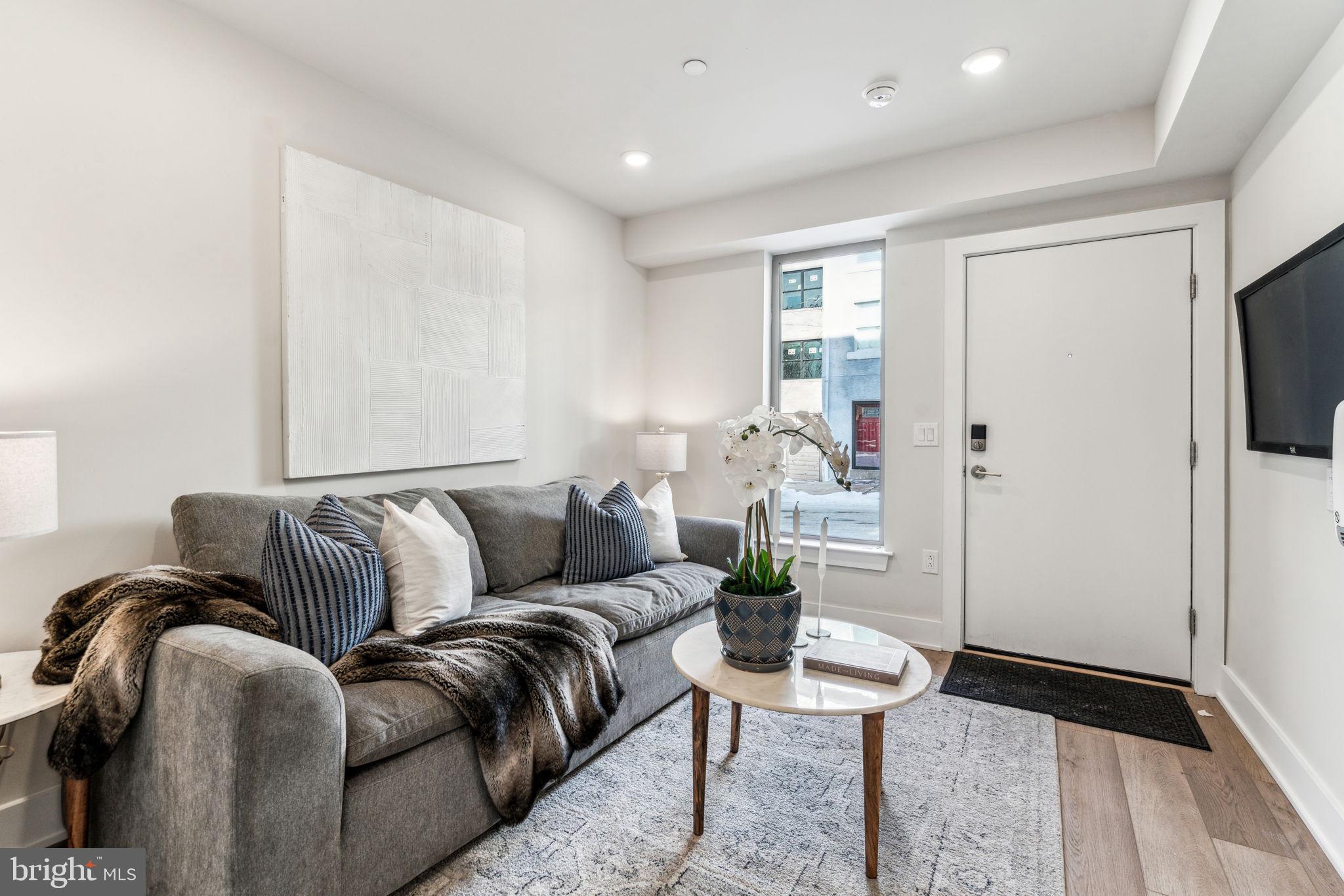 EAST FALLS - Residential