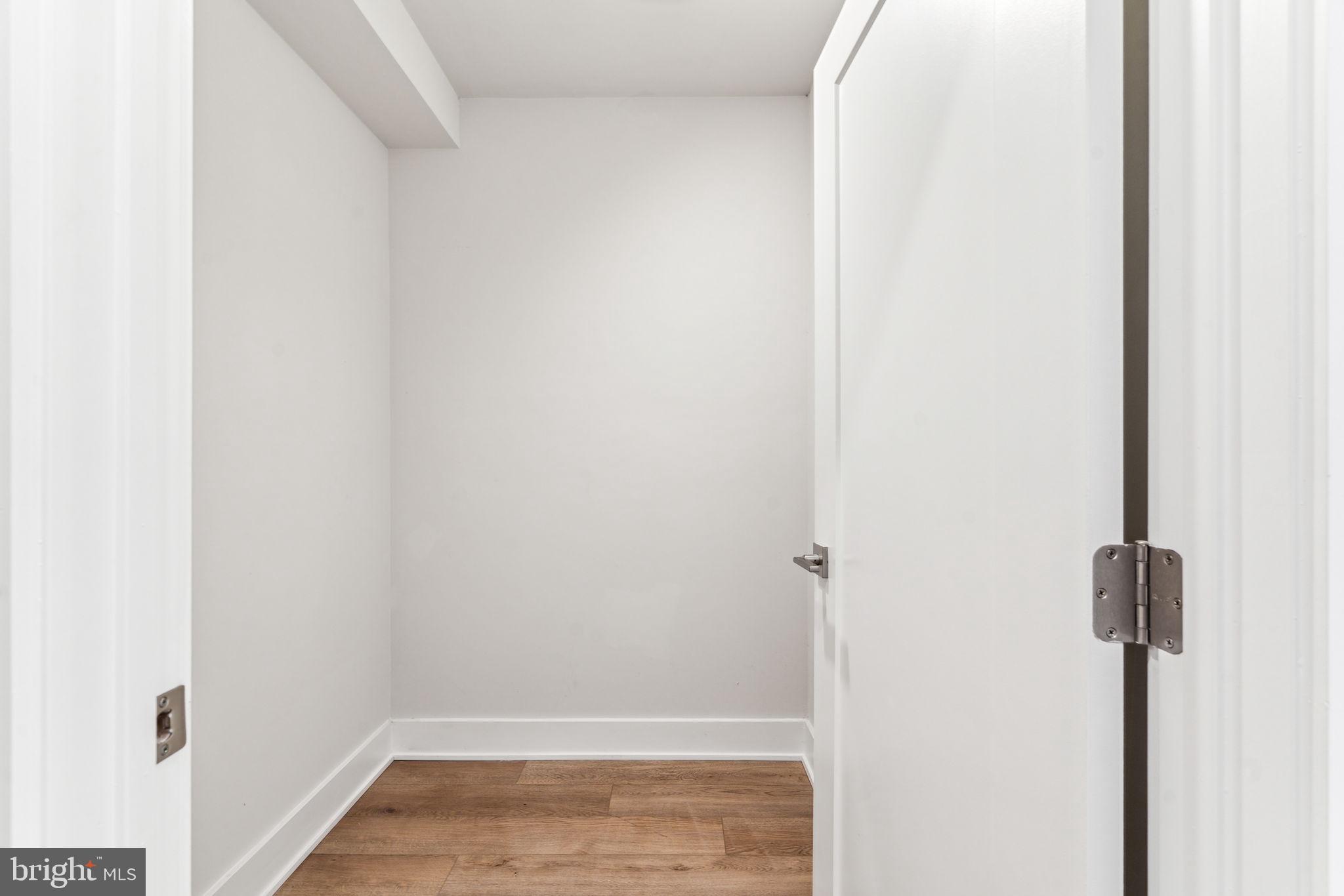 EAST FALLS - Residential