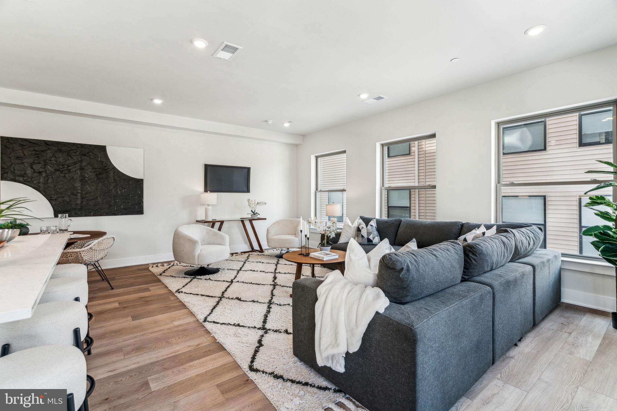 EAST FALLS - Residential