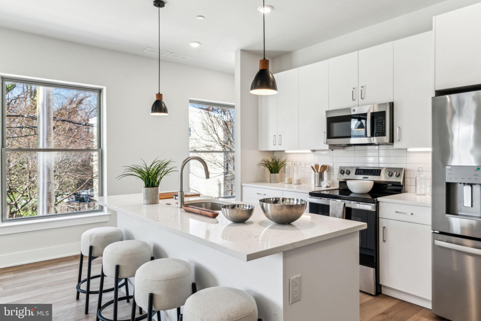 EAST FALLS - Residential