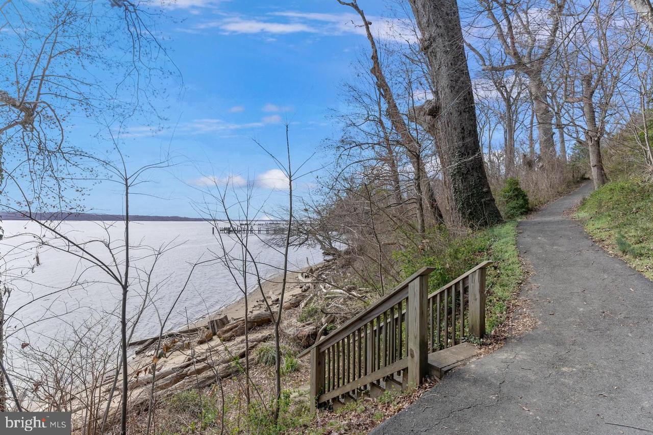 RIVERWOOD - Residential