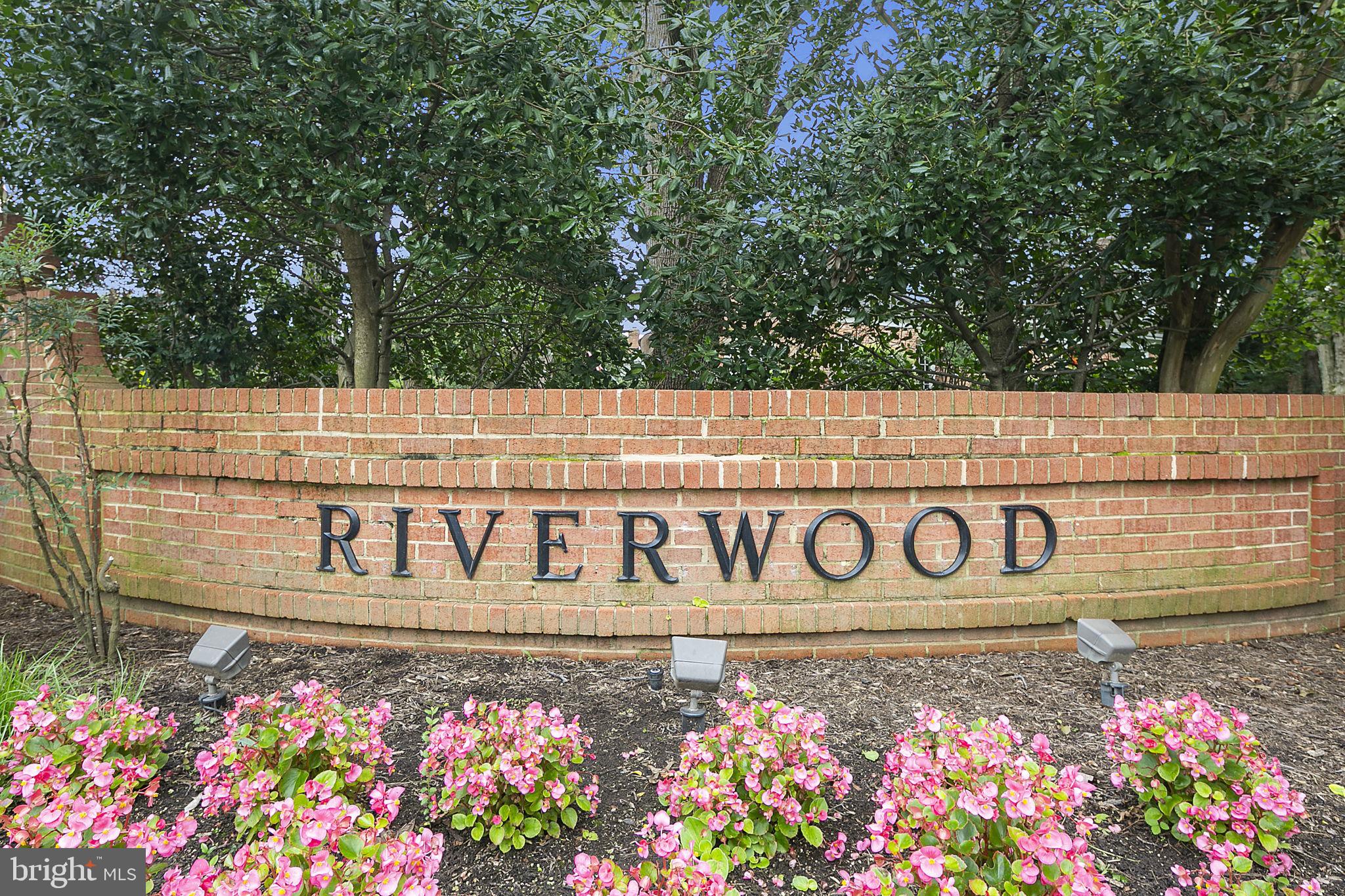 RIVERWOOD - Residential