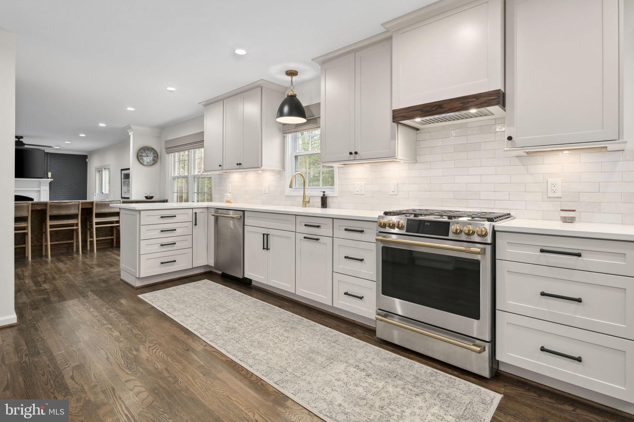 RIVERWOOD - Residential