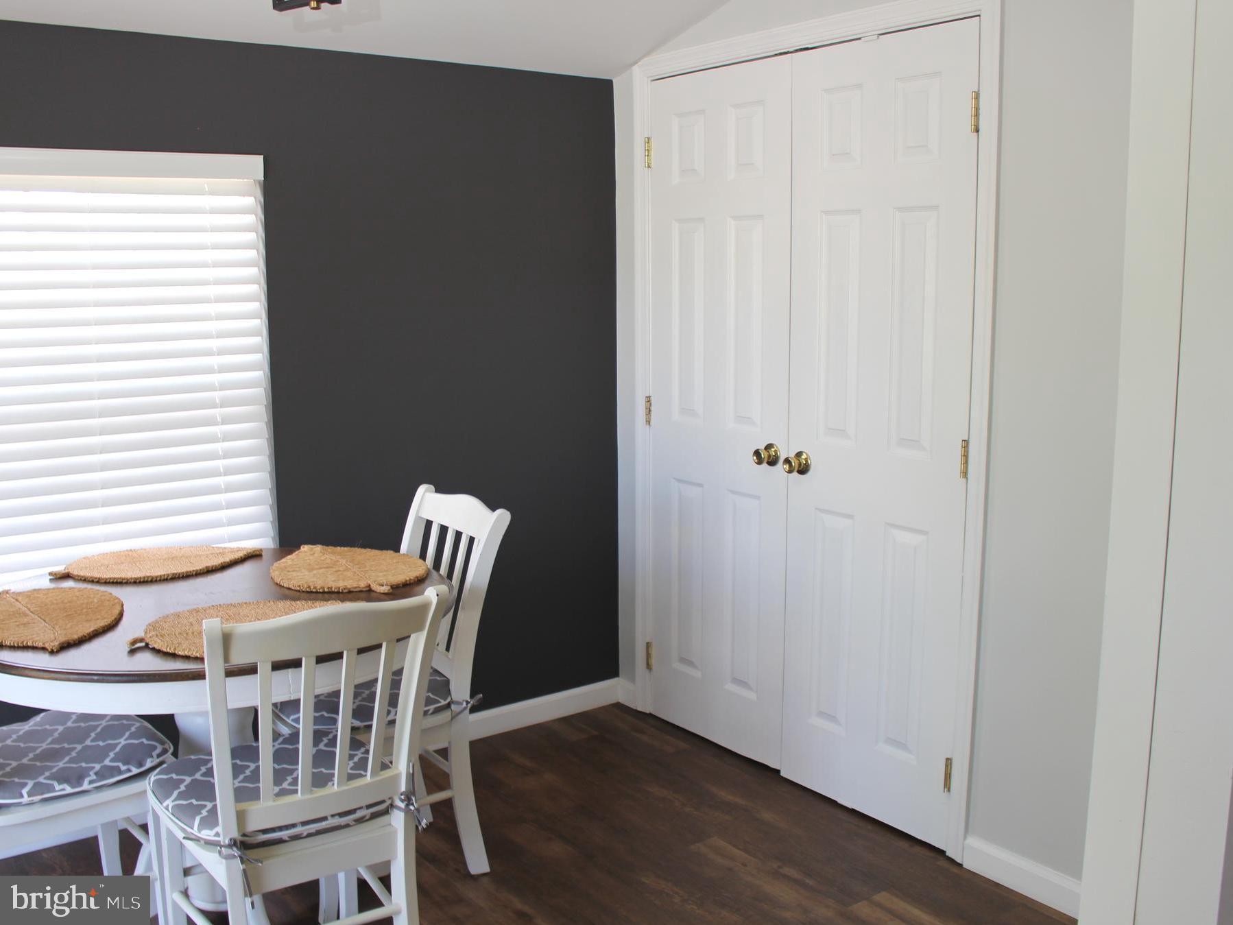 WOODLAND BEACH - Residential