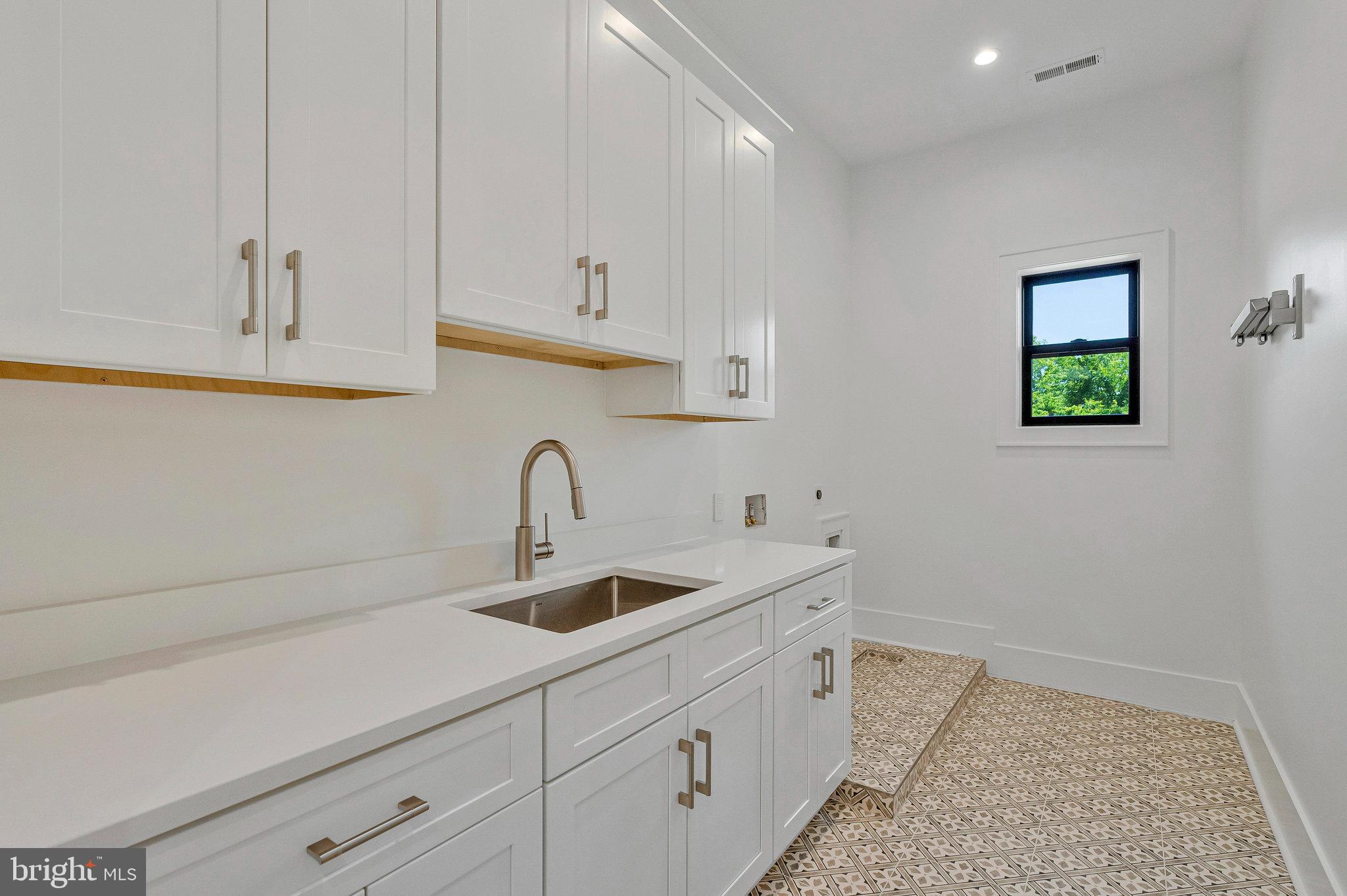 SALONA VILLAGE - Residential