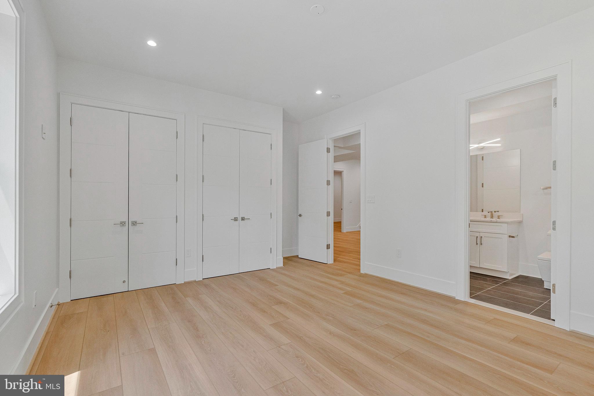 SALONA VILLAGE - Residential