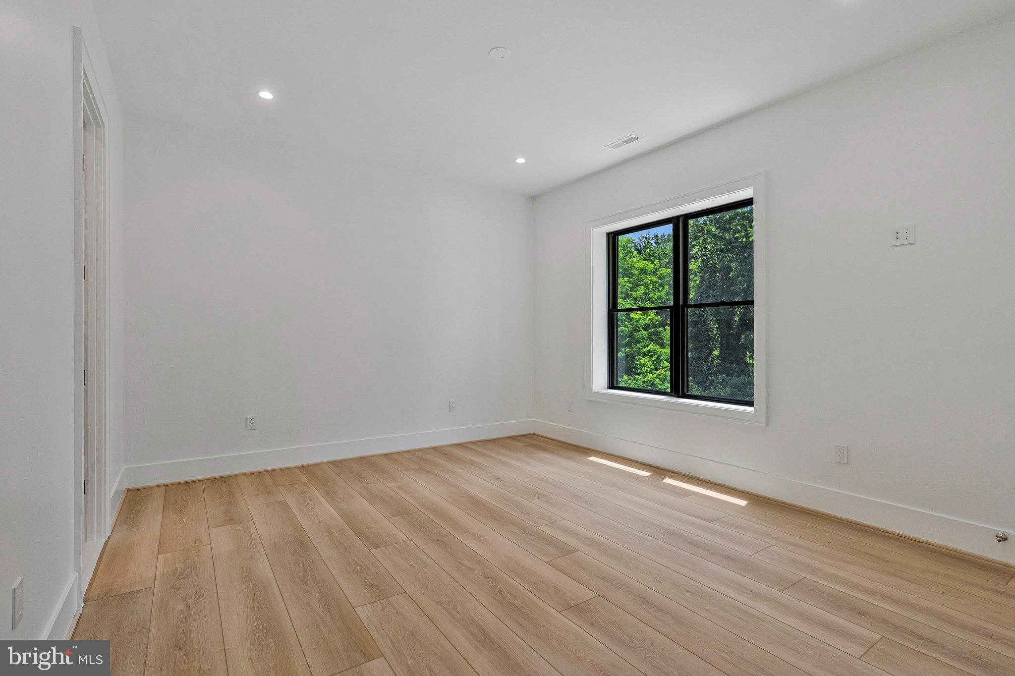 SALONA VILLAGE - Residential