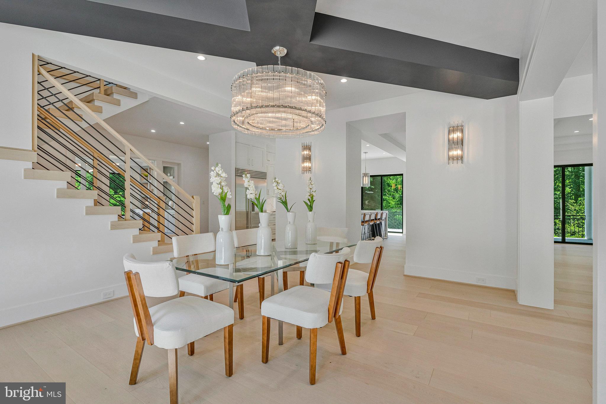 SALONA VILLAGE - Residential