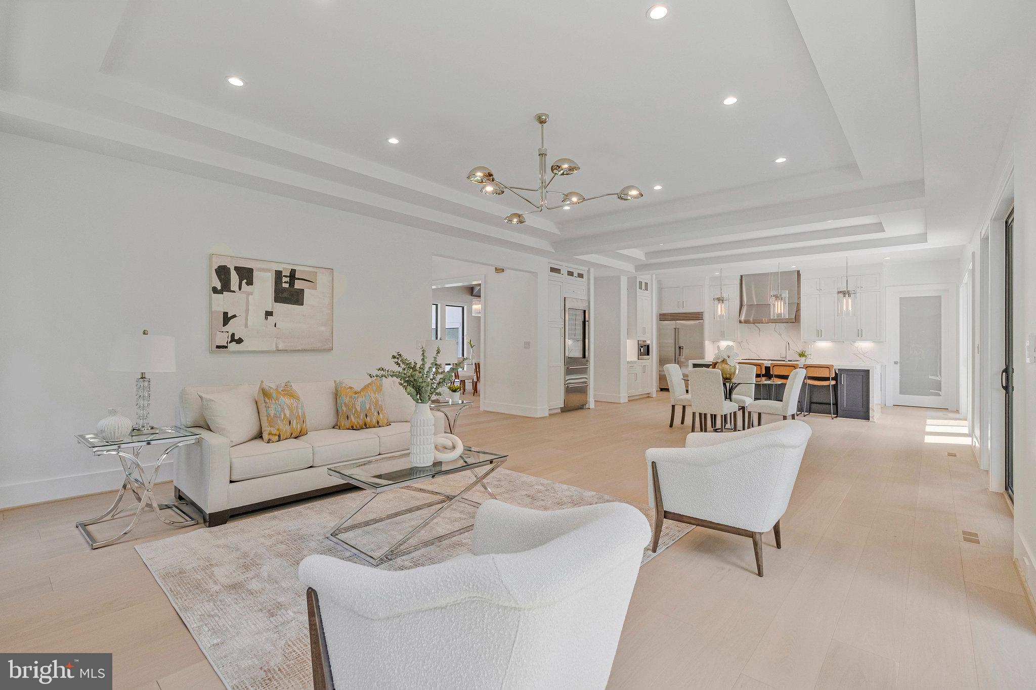 SALONA VILLAGE - Residential