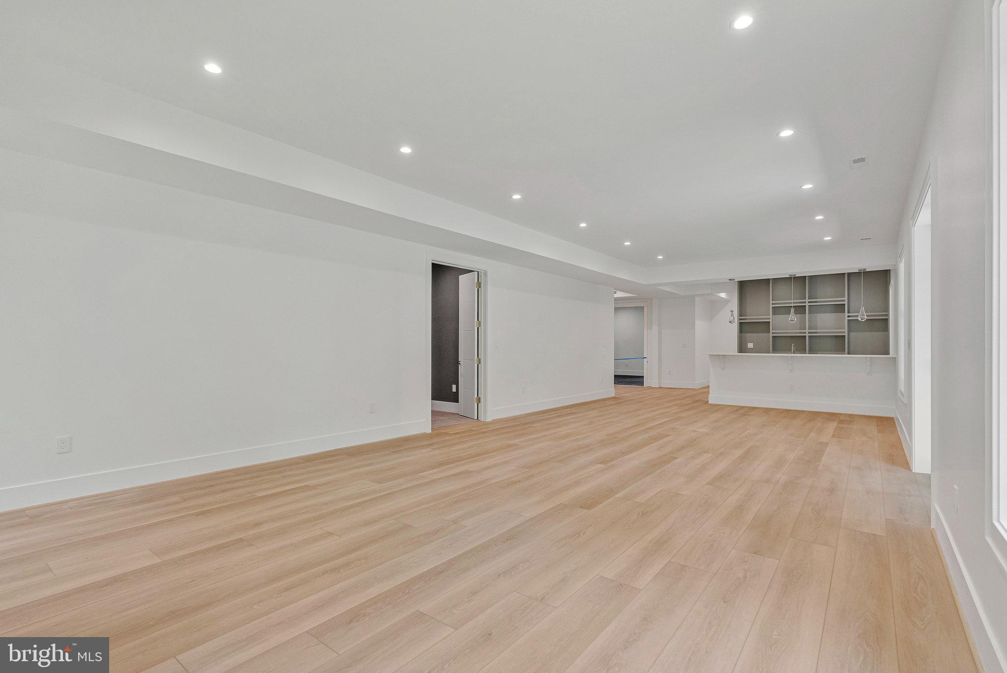 SALONA VILLAGE - Residential