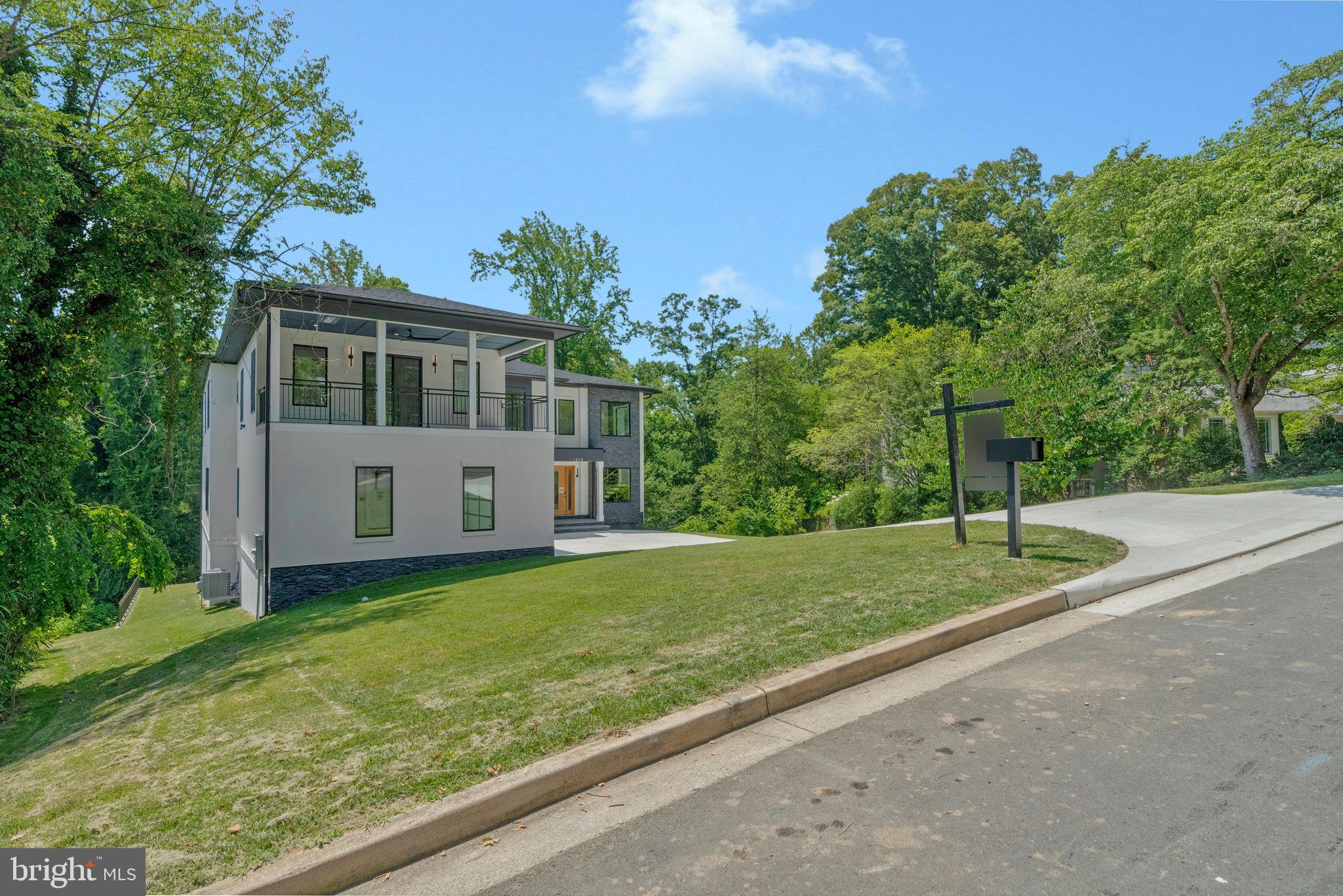 SALONA VILLAGE - Residential