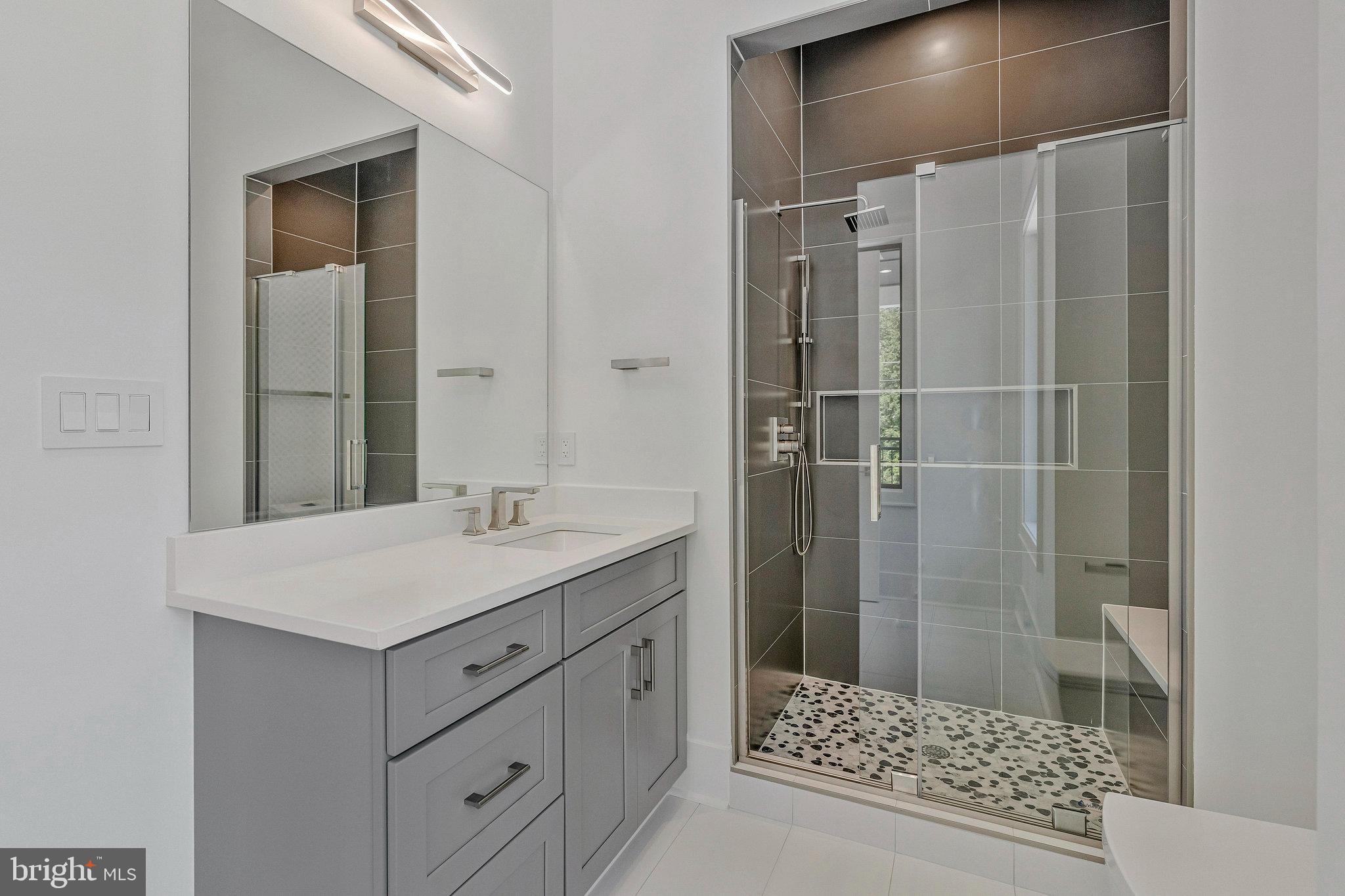 SALONA VILLAGE - Residential