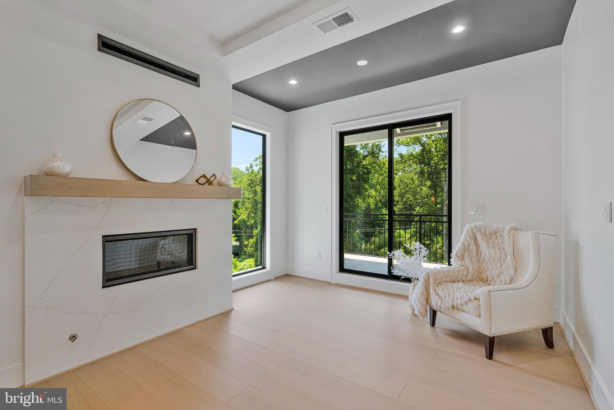 SALONA VILLAGE - Residential