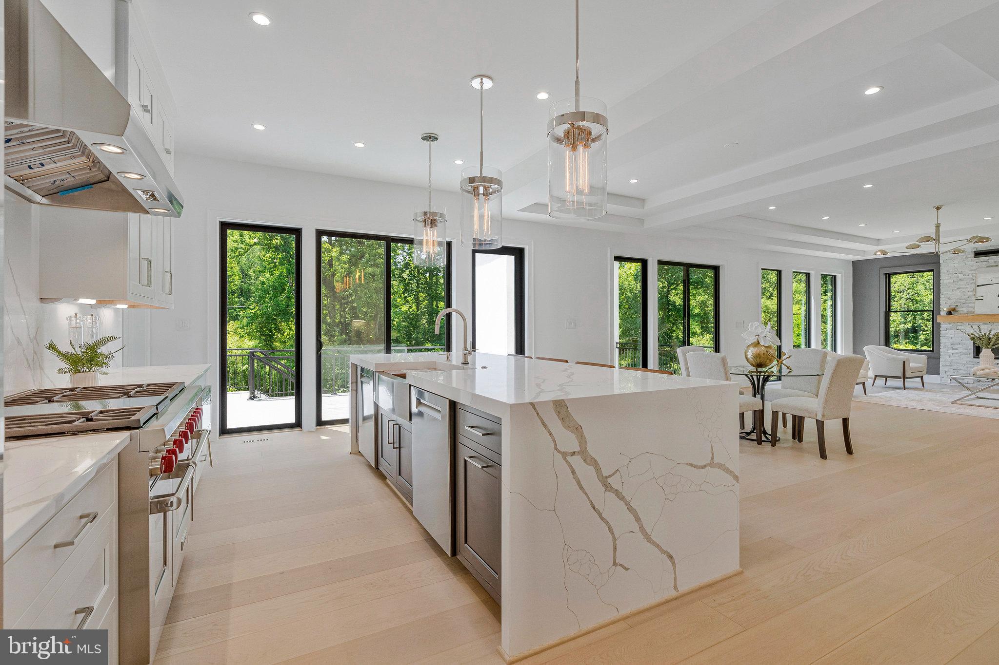 SALONA VILLAGE - Residential