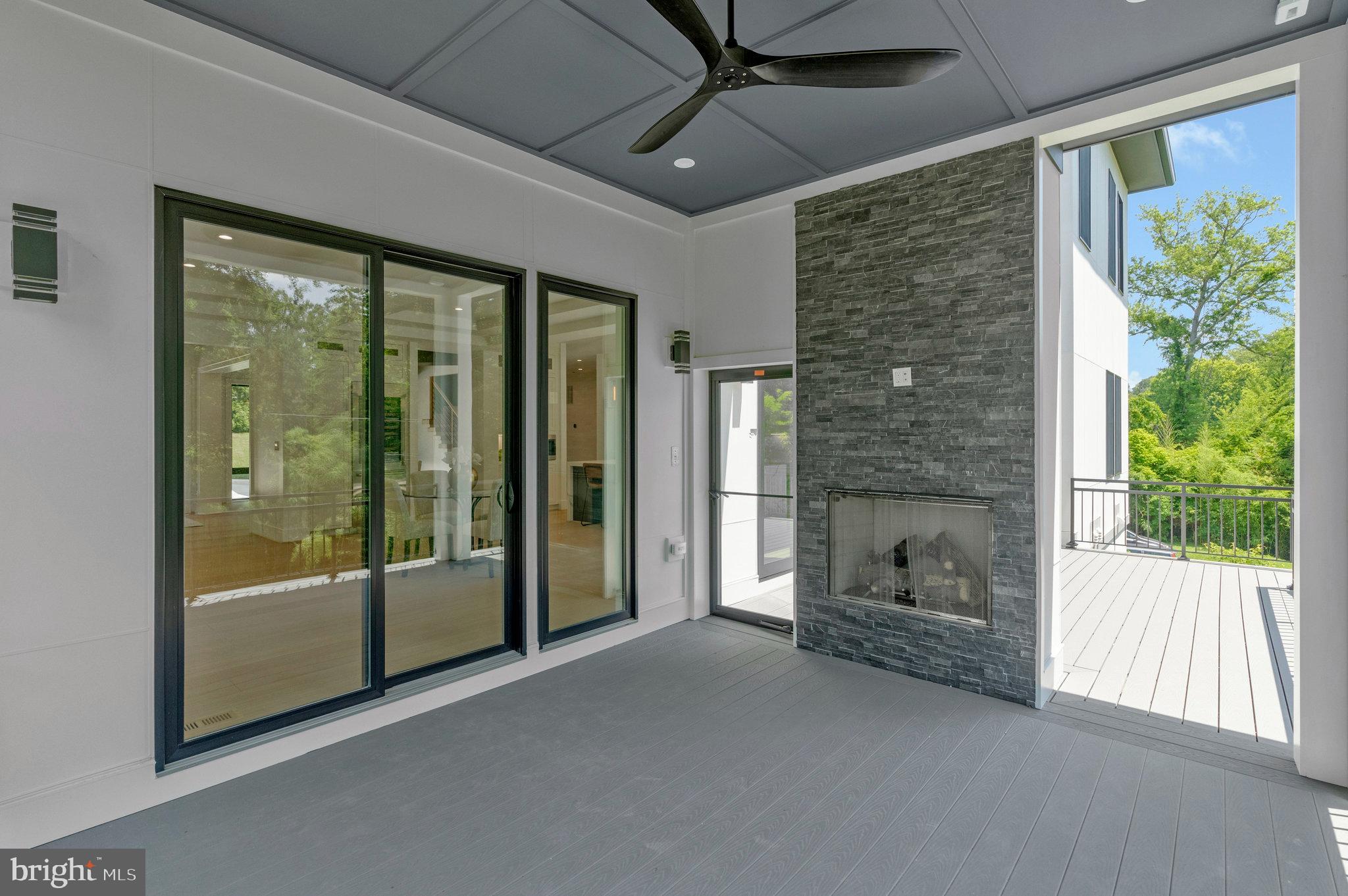 SALONA VILLAGE - Residential