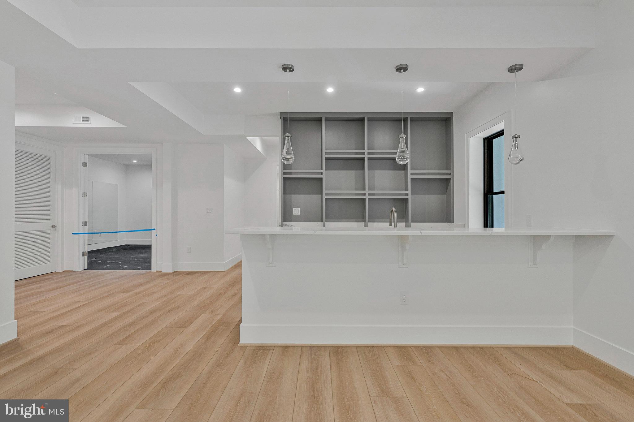 SALONA VILLAGE - Residential