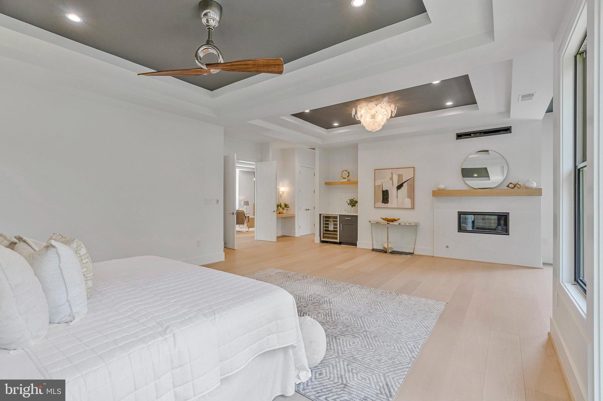 SALONA VILLAGE - Residential