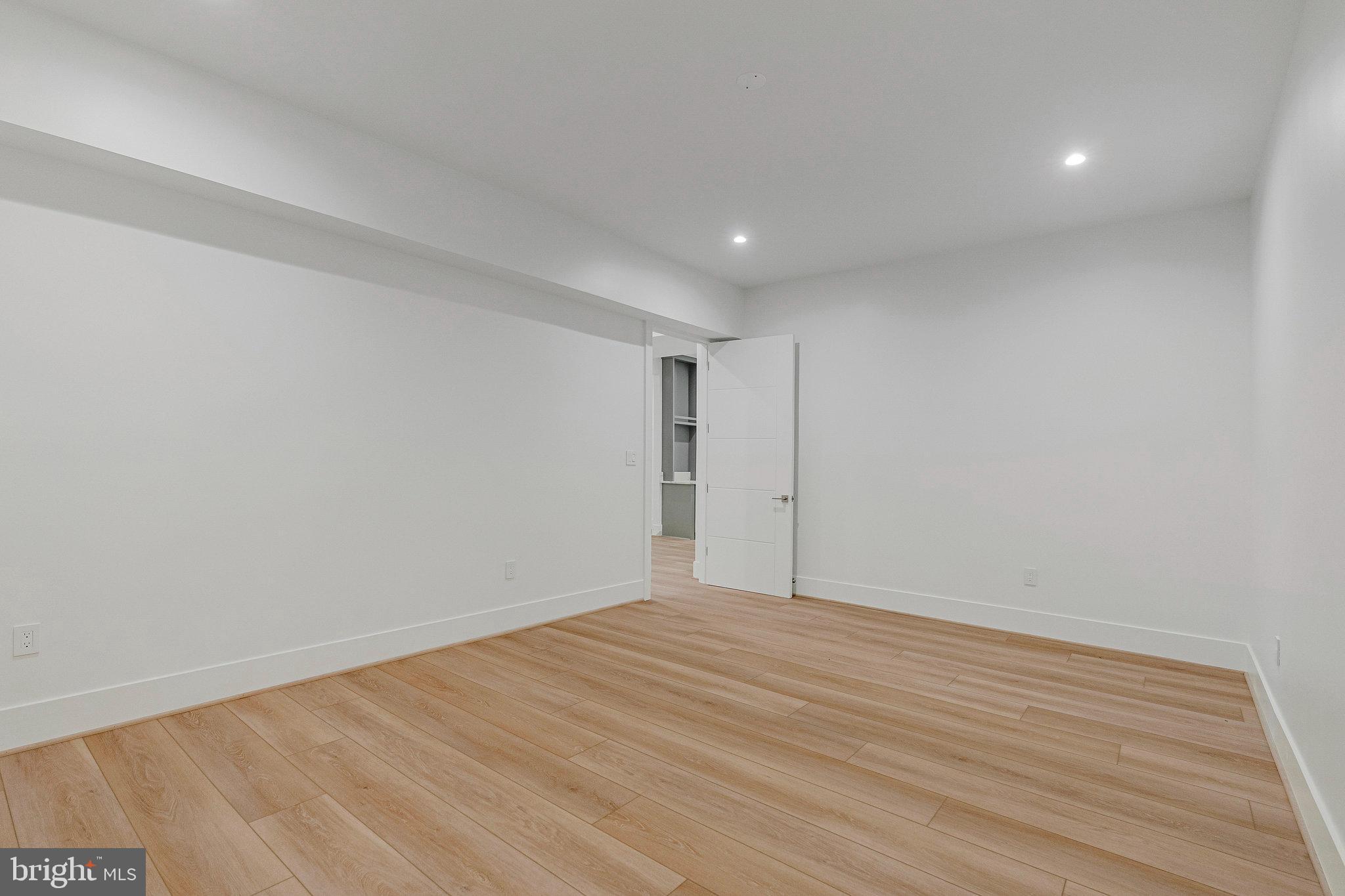 SALONA VILLAGE - Residential