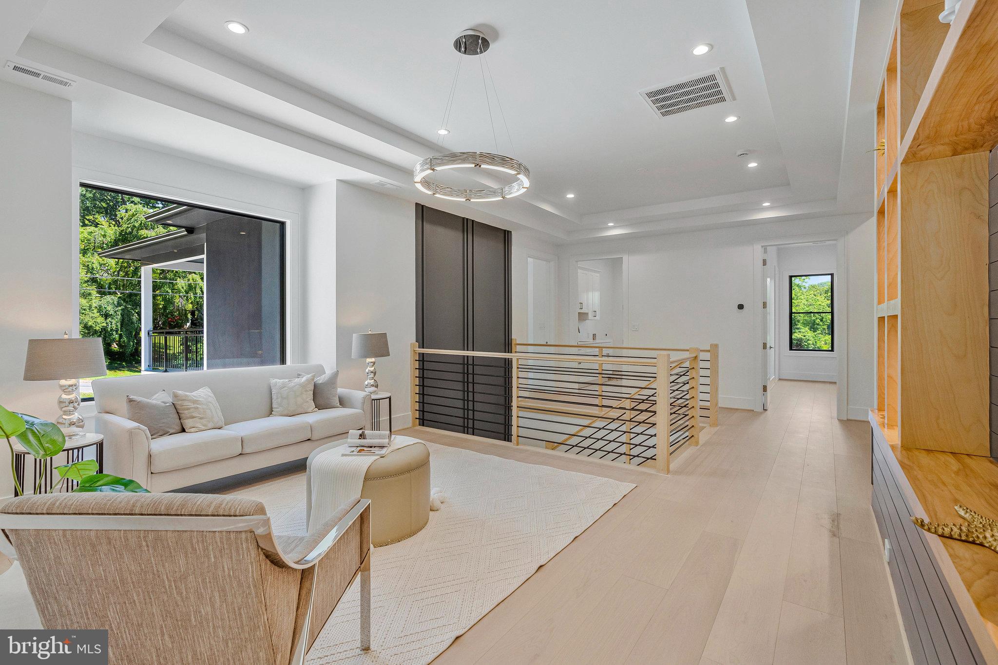 SALONA VILLAGE - Residential