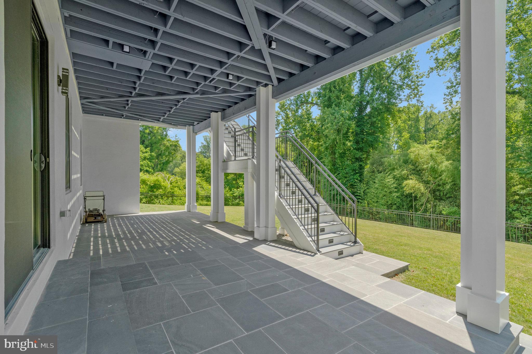 SALONA VILLAGE - Residential