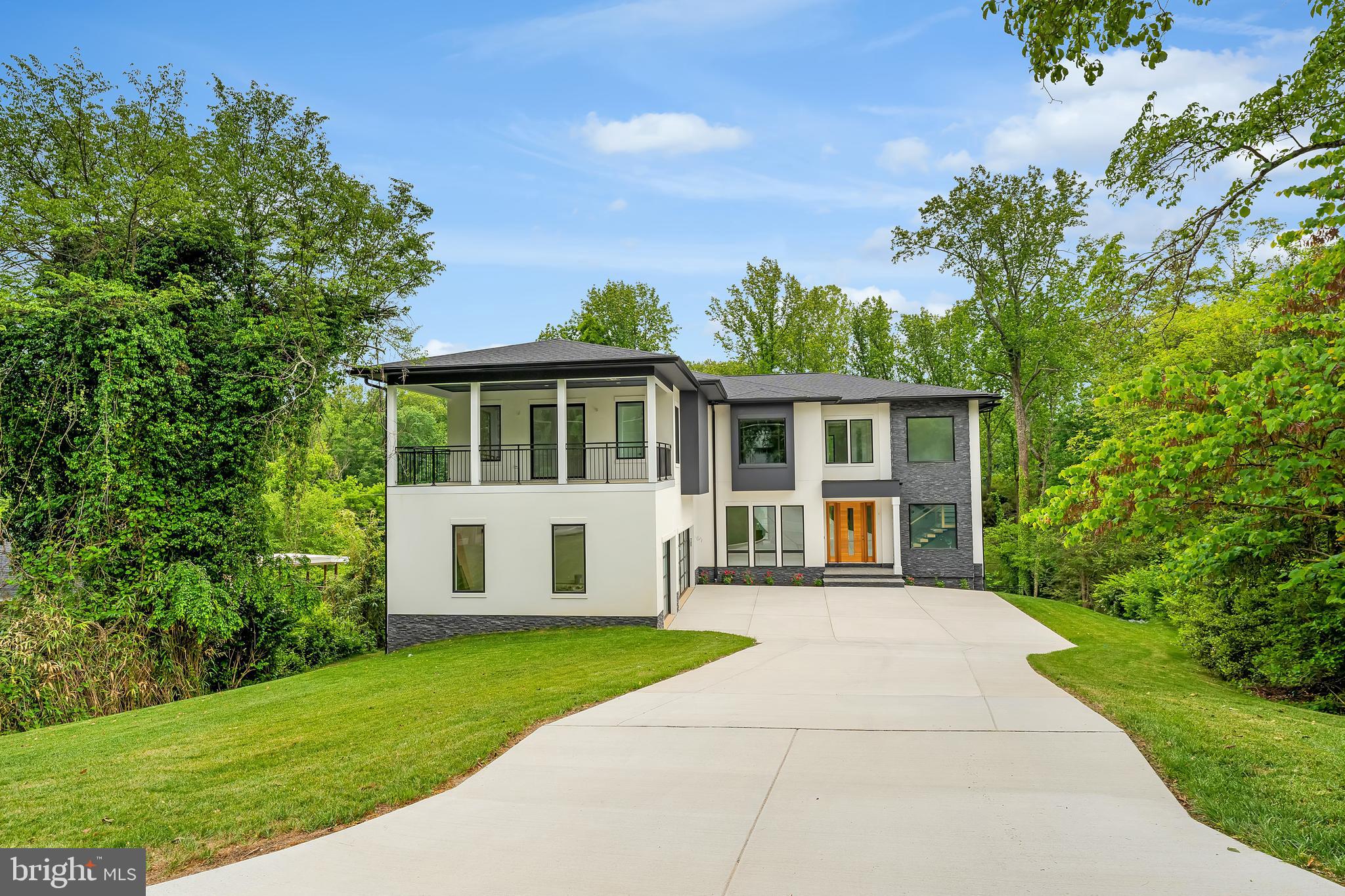 1434 WAGGAMAN CIRCLE