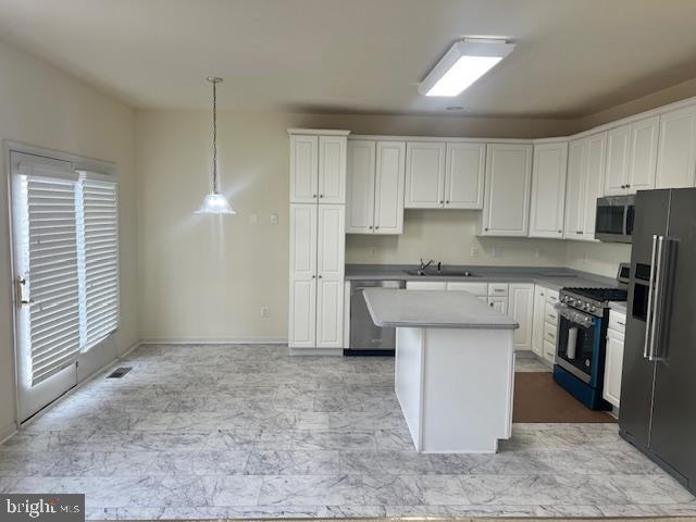 FARMWELL HUNT - Residential Lease