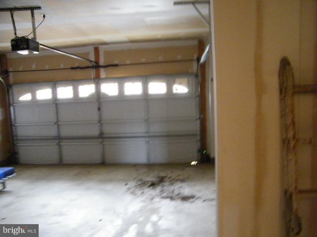 FARMWELL HUNT - Residential Lease